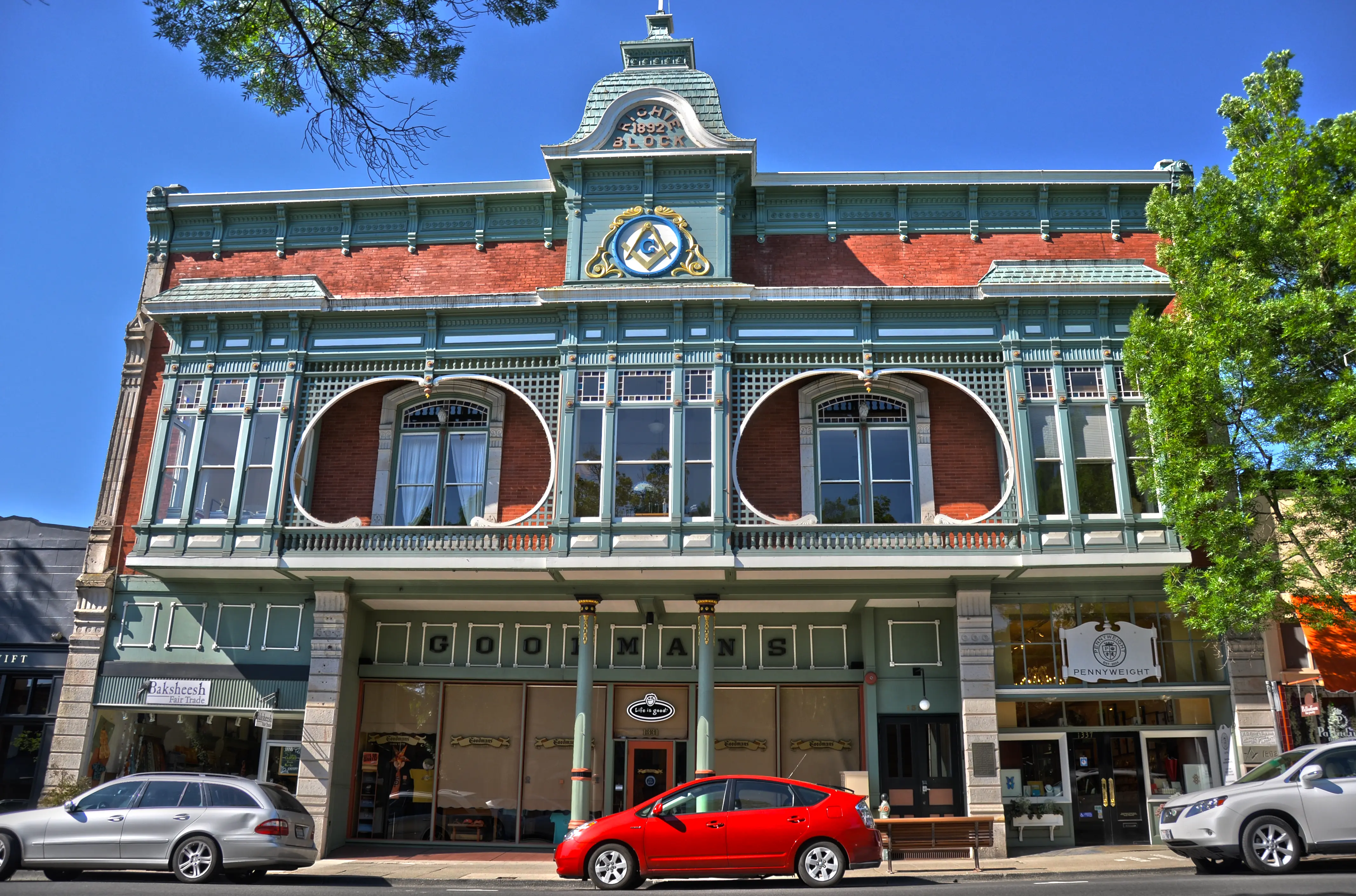 Exterior image of the Richie Block building in St. Helena, California.