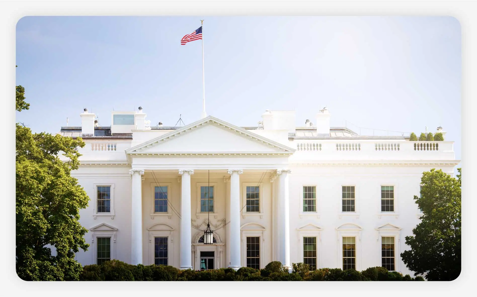 A photo of the White House in Washington D.C.