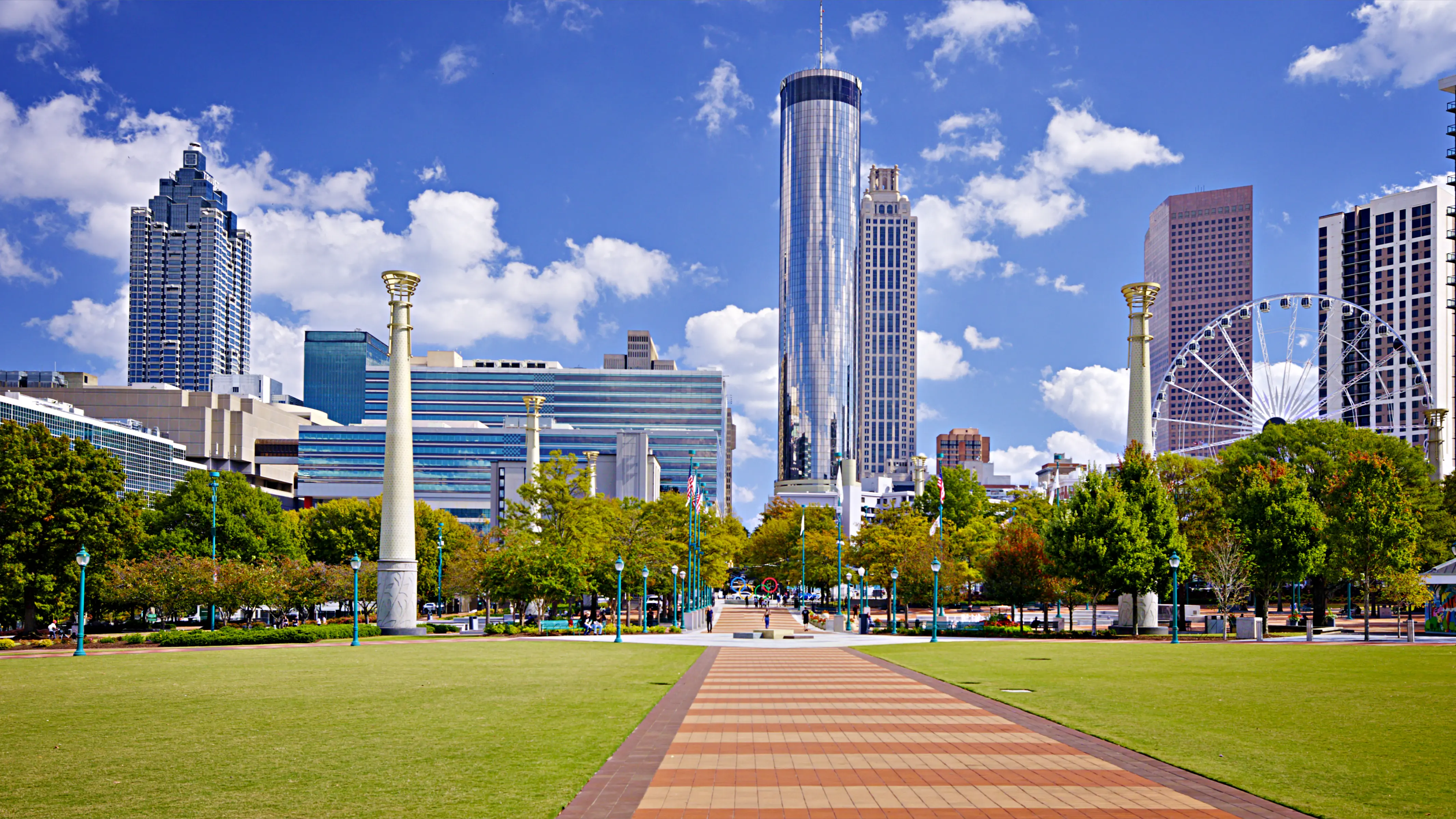 Image of the downtown city skyline view of Atlanta, Georgia.