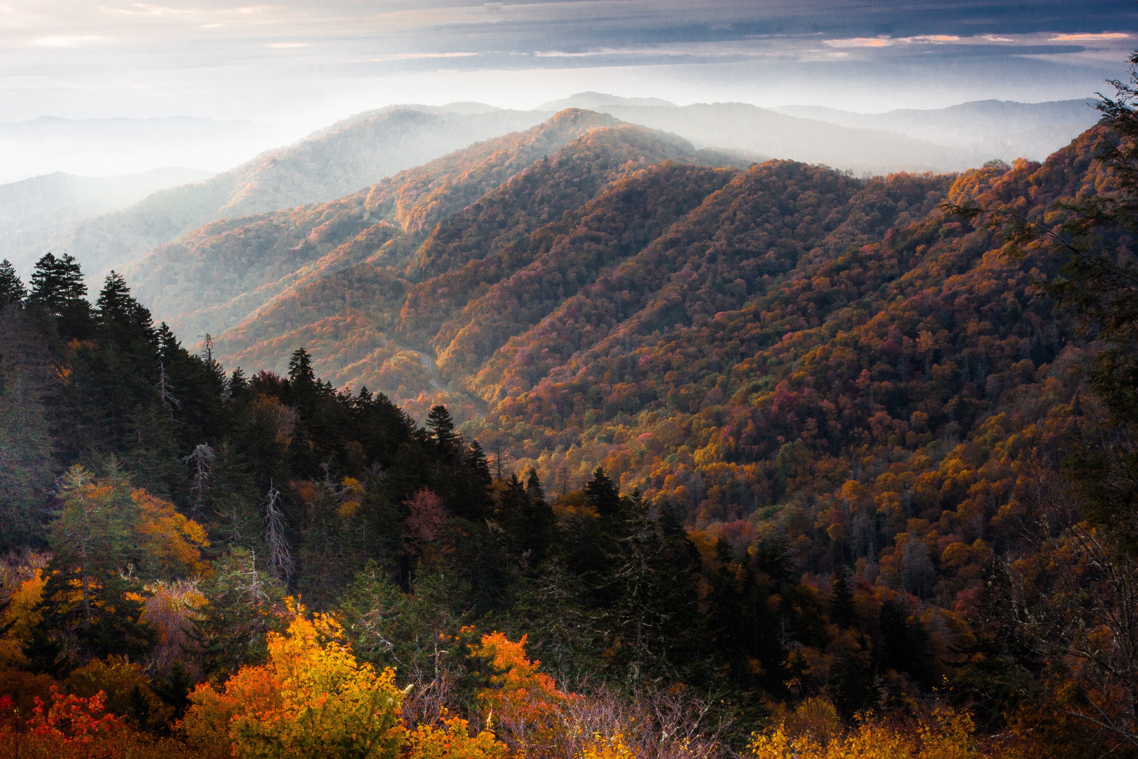 Scenic image of the Smoky Mountains in the fall.