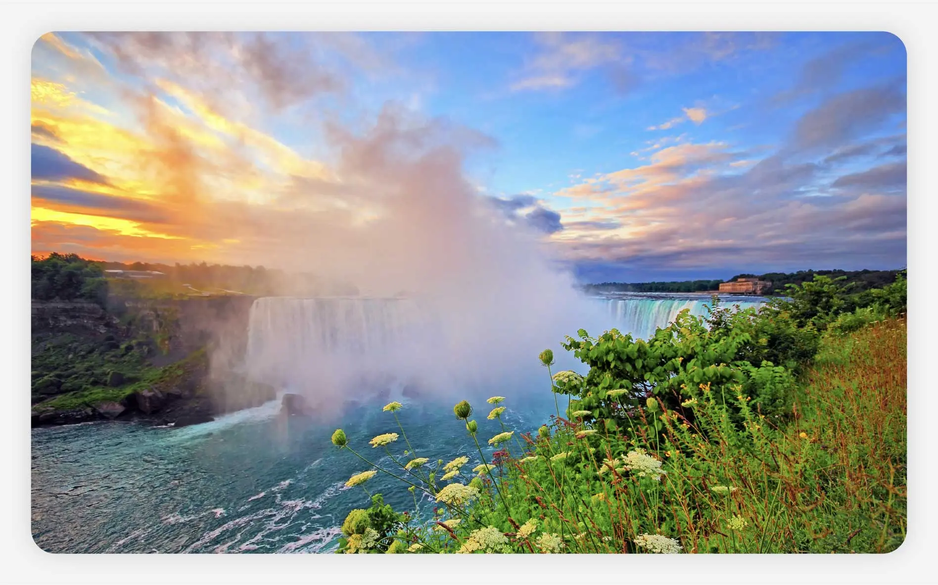 A photo of Niagara Falls.