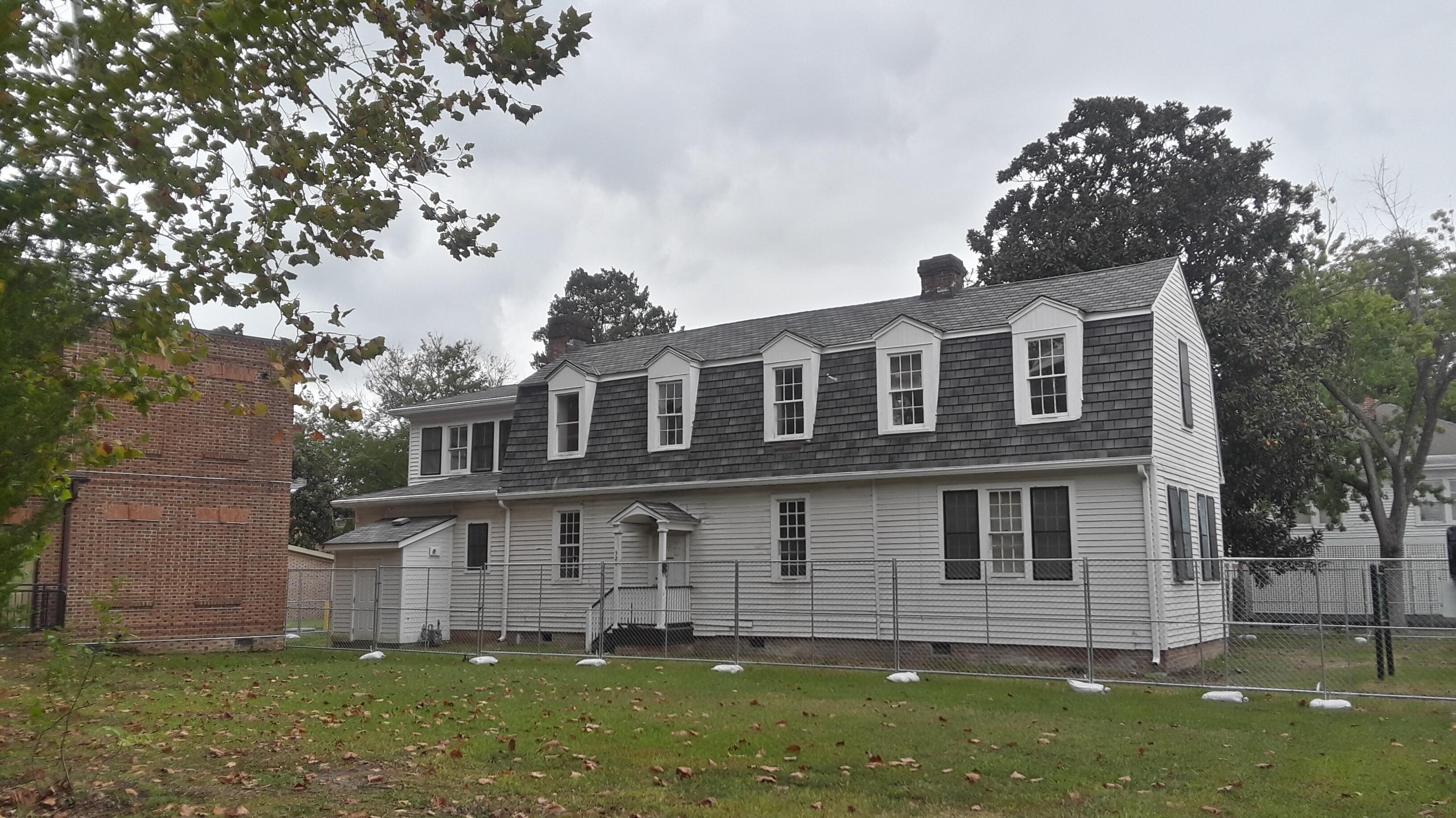 Exterior image of the Bray School Building in Colonial Williamsburg.