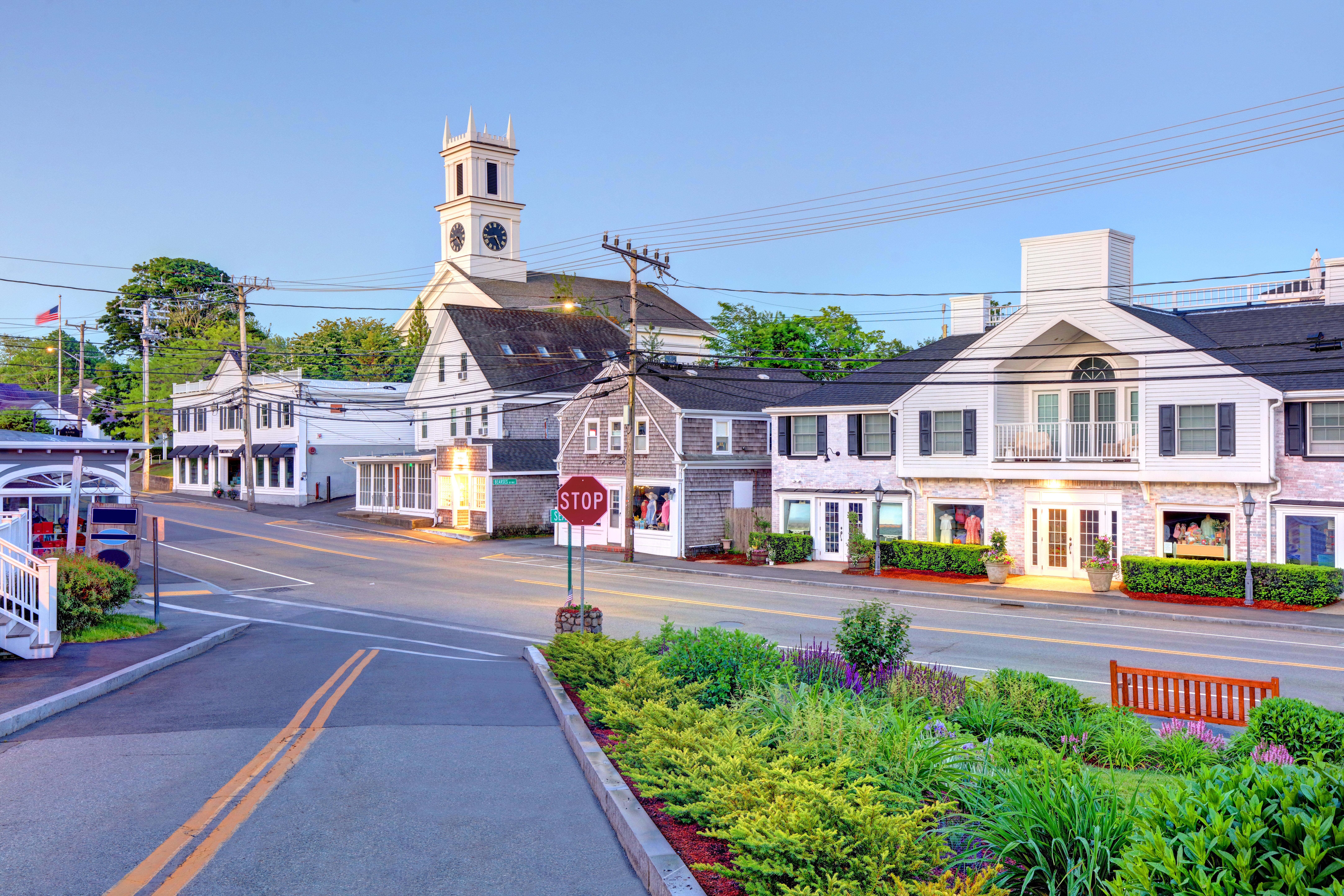 Image of a Streetview in Chatham, Cape Cod, Massachusetts.