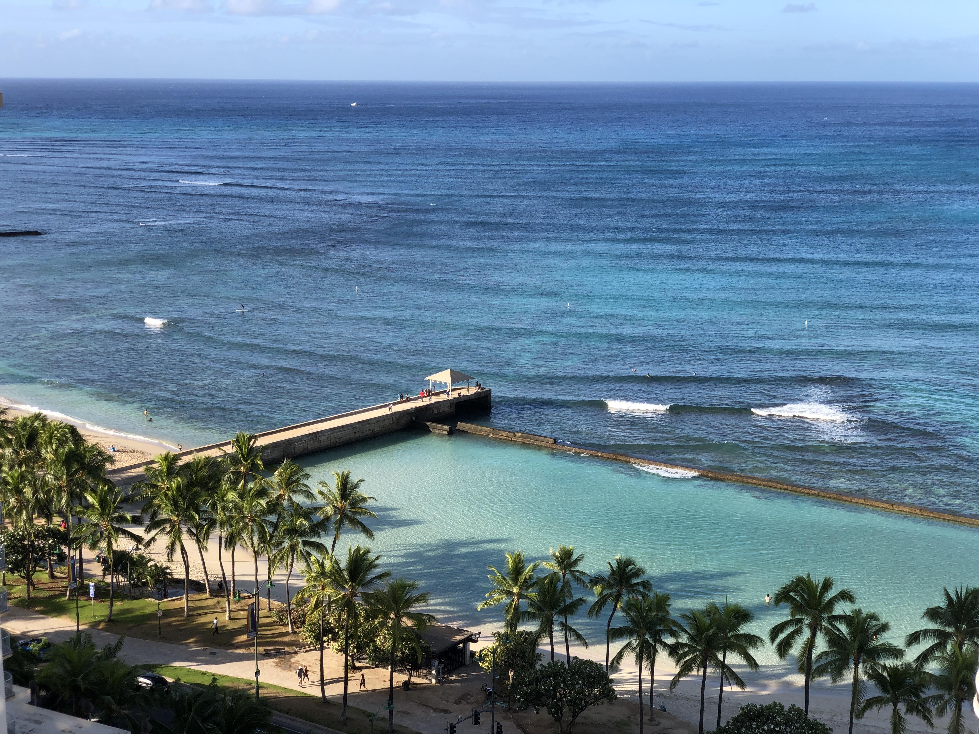 Outdoor picture of the beach view from the Waikiki Beach Marriott Resort & Spa.