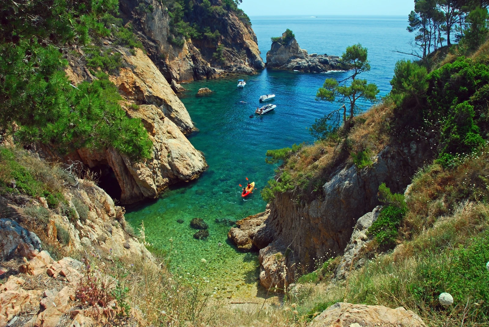 Discover 2 Great Road Trip Routes through Spain History, Culture and